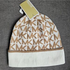 Michael Kors Women`s Bordered MK Logo Cuff Beanie HAT Tan & white NWT